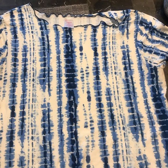 Adorable tie dye shirt/ runs smaller then size/ like a large - Picture 5 of 6